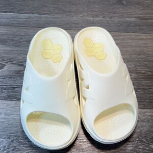 New Balance Men's Fresh Foam RCVRY slides size 7 (j152)